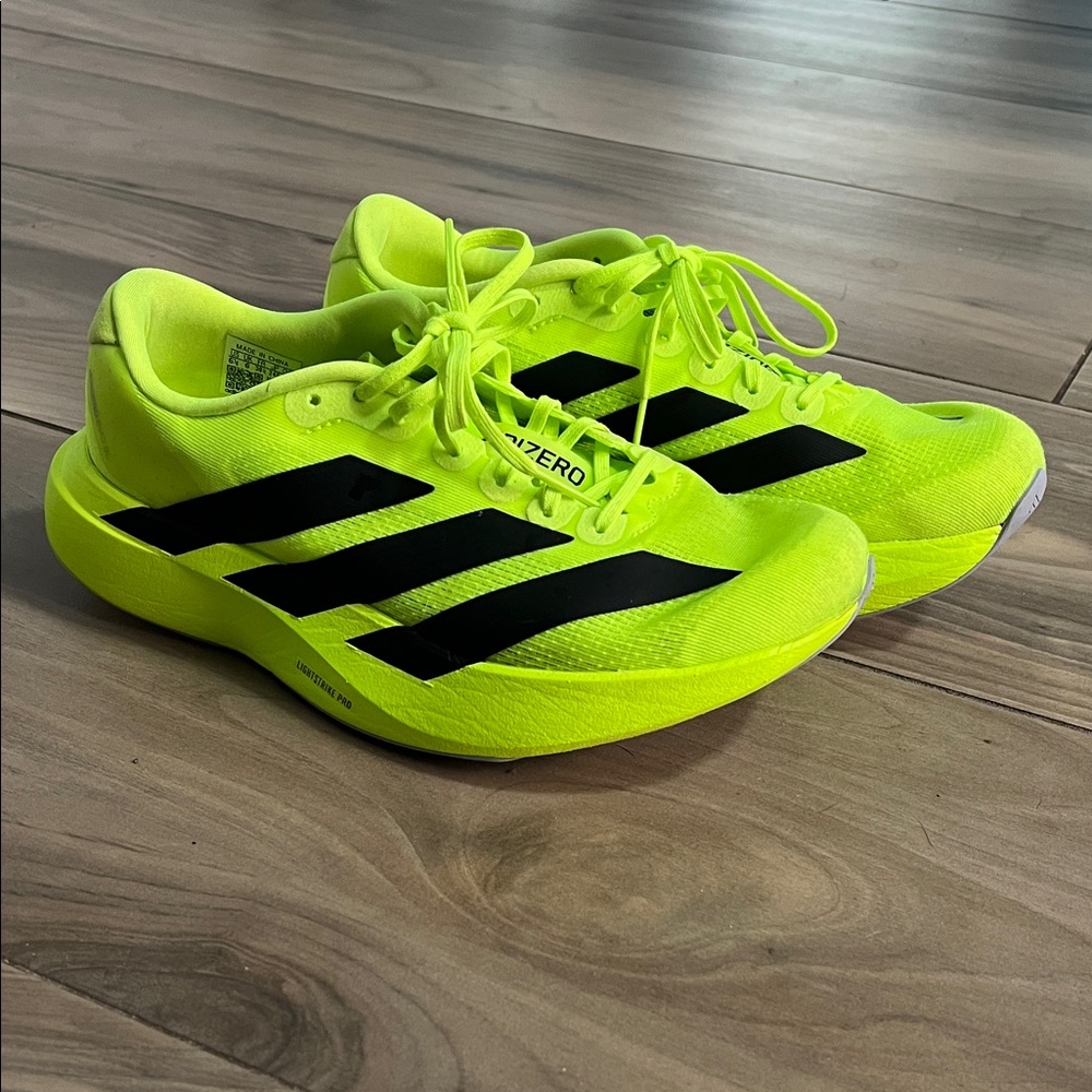 Adidas Evo SL Men’s 6.5/ Women’s 7.5